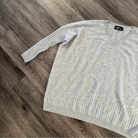 Soft by Naadam 100% Cashmere V-Neck Boyfriend Pullover - Picture 3 of 8